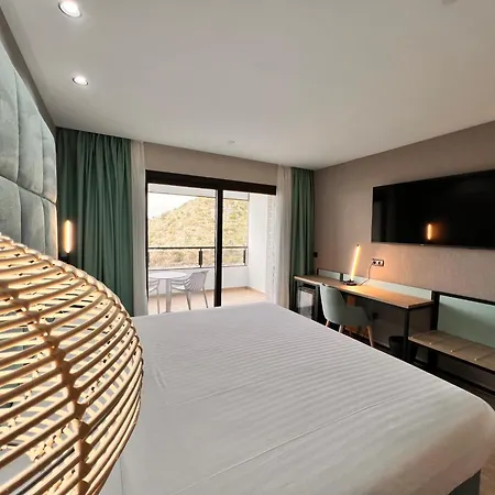 Maya Hotel 3*